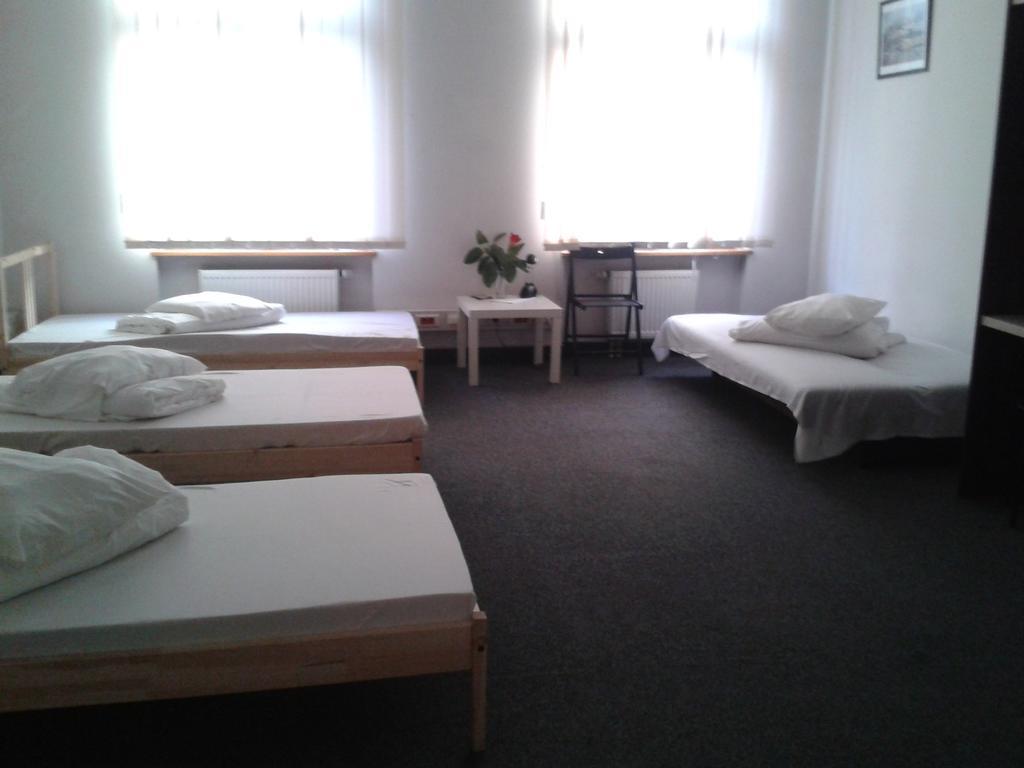 Hostel Kamienica Rynek 7 Κατοβίτσε Δωμάτιο φωτογραφία